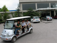 客戶乘觀光車游覽太極