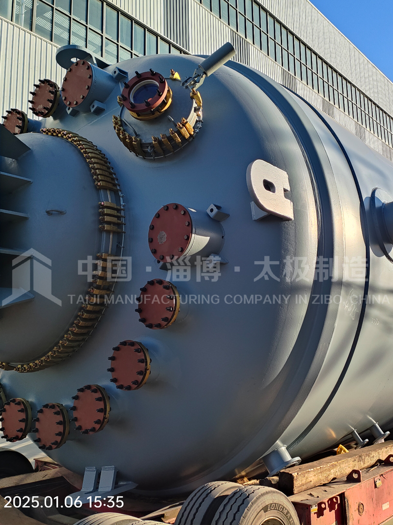 8 萬升閉式反應(yīng)釜發(fā)車！太極制造刷新大型設(shè)備交付紀(jì)錄